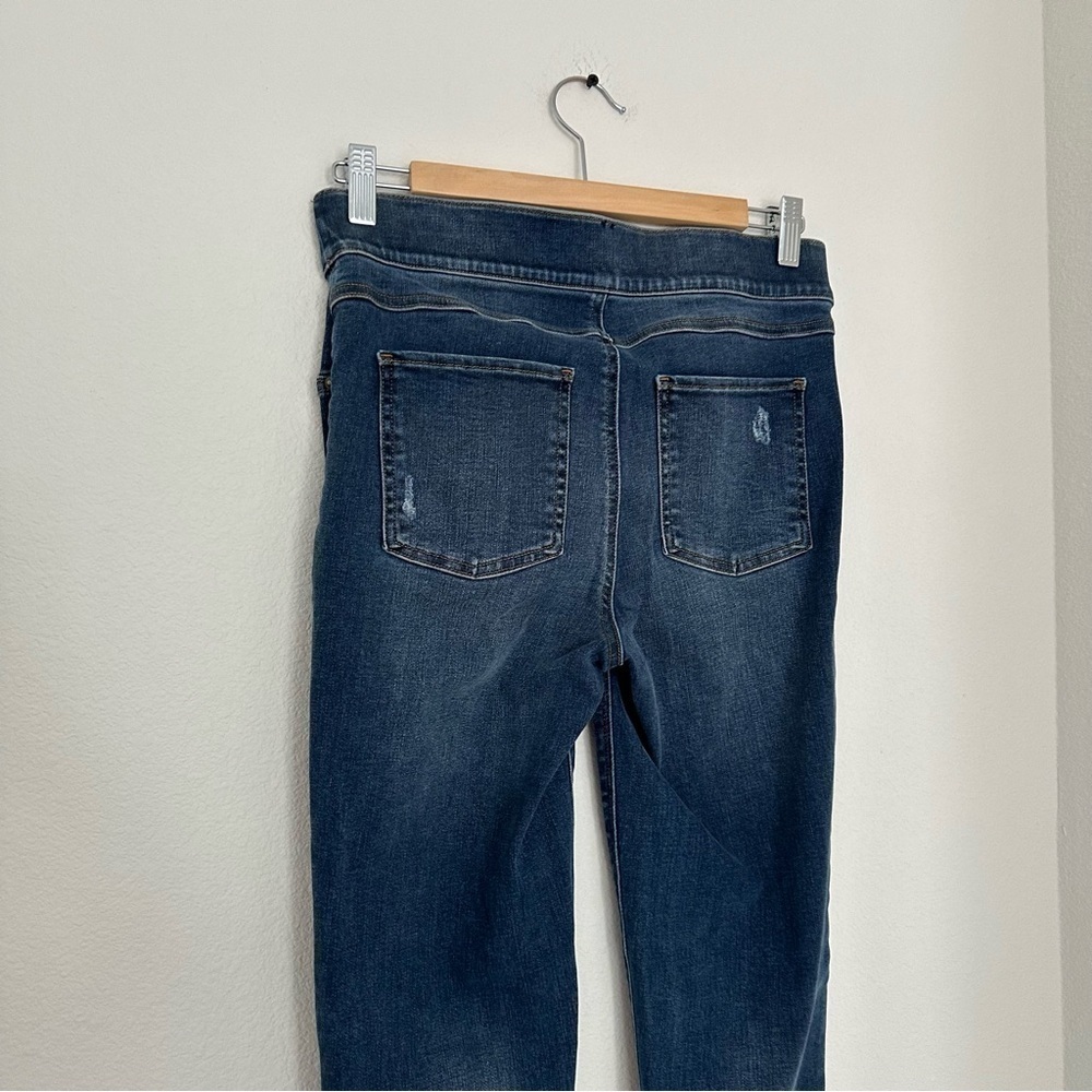 Spanx Distressed Skinny Jeans Pull On Style Medium Wash Raw Hem Size M Women’s - Picture 7 of 10